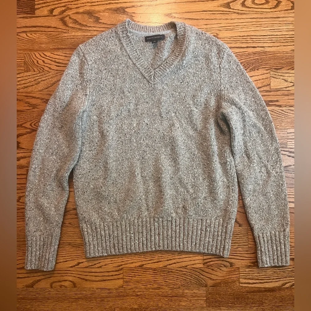 Banana Republic Men’s Tweed V-Neck Lamb’s Wool Sweater Size: Medium